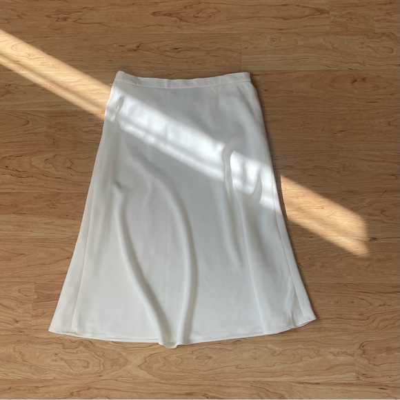 Vintage Lauren Ralph Lauren Off-white Midi length Flowy Skirt in Woman’s 12P - Picture 3 of 8